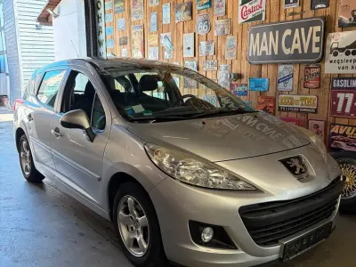 Gebraucht Peugeot 207 75 PS (55 kW) 2012 Silber Kombi