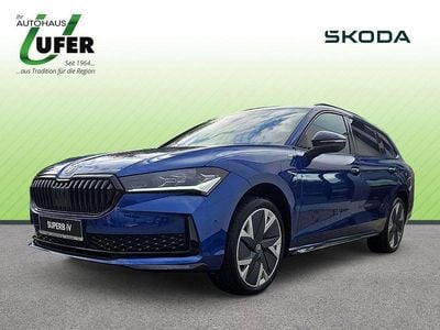 Neu Skoda Superb SportLine 204 PS (150 kW) 2025 Cobalt blau metallic Kombi