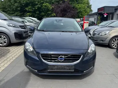 Gebraucht Volvo V40 Summum 190 PS (139 kW) 2014 Blau Limousine