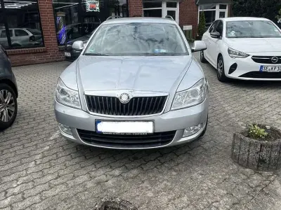 Gebraucht Skoda Octavia Ambiente 105 PS (77 kW) 2009 Silber Kombi