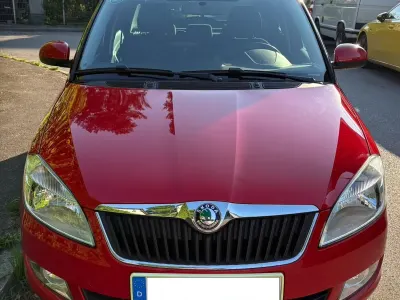 Gebraucht Skoda Fabia 86 PS (63 kW) 2012 Rot Kleinwagen