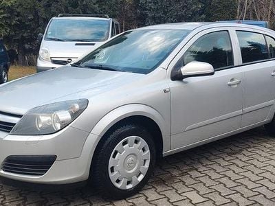Silber Gebraucht 2006 Opel Astra Limousine | 2.490 € (Fairer Preis)