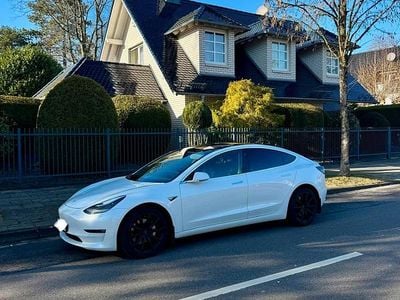 Weiß Gebraucht 2019 Tesla Model 3 Limousine | 19.950 € (Fairer Preis)