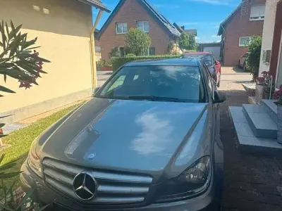 Gebraucht Mercedes C180 156 PS (114 kW) 2011 Silber Limousine