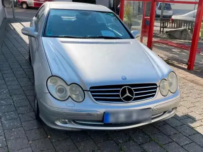 Gebraucht Mercedes CLK320 Avantgarde 218 PS (160 kW) 2003 Silber Coupé