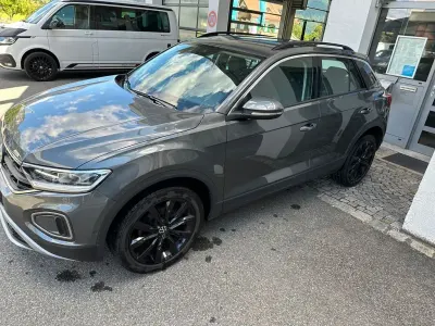 Gebraucht VW T-Roc Life 150 PS (110 kW) 2023 Grau SUV