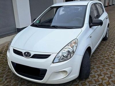 Gebraucht Hyundai i20 Classic 77 PS (56 kW) 2011 Weiß Kleinwagen