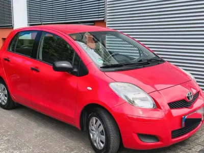 Brugt Toyota Yaris 69 HK (50 kW) 2009 Rød Hatchback