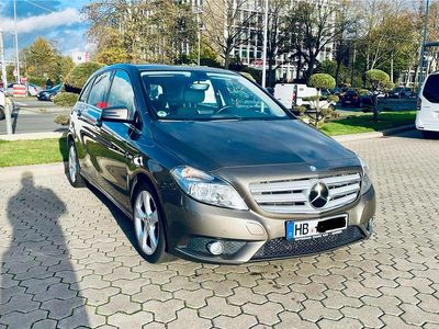 Usata Mercedes B200 156 CV (114 kW) 2013 Marrone Monovolume