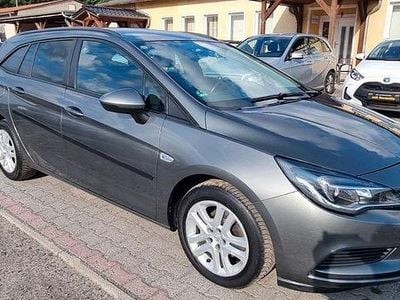 Gebraucht Opel Astra Edition 110 PS (80 kW) 2018 Grau Kombi