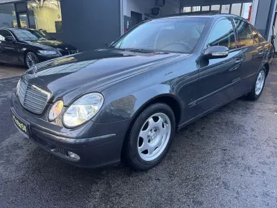 Gebraucht Mercedes E220 150 PS (110 kW) 2004 Grau Limousine
