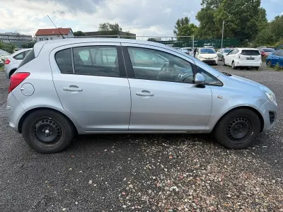 Gebraucht Opel Corsa 100 PS (73 kW) 2012 Silber Kleinwagen