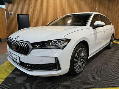 Gebraucht Skoda Superb LAURIN & KLEMENT 150 PS (110 kW) 2024 Purity weiss Kombi