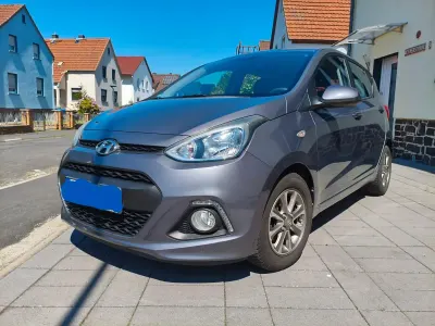 Gebraucht Hyundai i10 Edition 67 PS (49 kW) 2014 Grau Kleinwagen