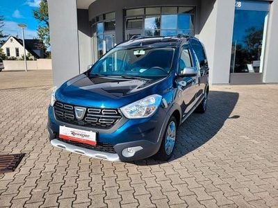 Gebraucht Dacia Dokker Stepway 131 PS (96 kW) 2019 Blau metallic Van / Kleinbus