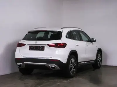 Gebraucht Mercedes GLA250 Advanced 218 PS (160 kW) 2025 Unilack polarweiß SUV