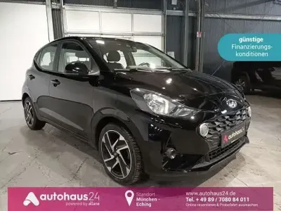 Gebraucht Hyundai i10 Trend 84 PS (61 kW) 2023 Schwarz Kleinwagen