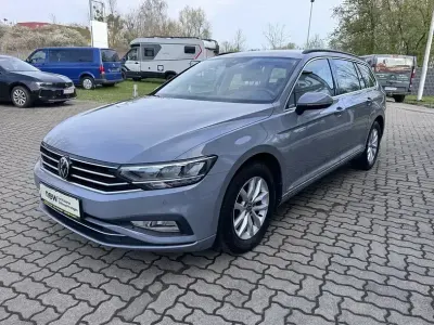Gebraucht VW Passat Business 150 PS (110 kW) 2024 Mondsteingrau Kombi