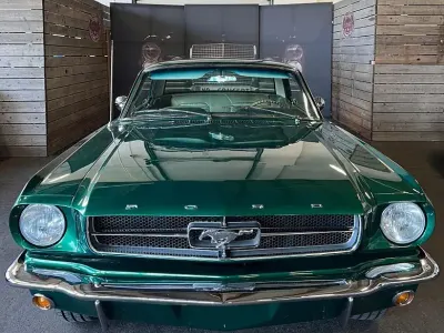 Begagnad Ford V8 177 HK (130 kW) 1965 Grön