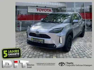 Gebraucht Toyota Yaris Hybrid Team 116 PS (85 kW) 2023 Silver (metallic) SUV