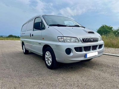 Hyundai H-1