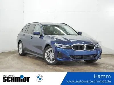 Gebraucht BMW 330e Sport Line 292 PS (214 kW) 2024 Blau Kombi