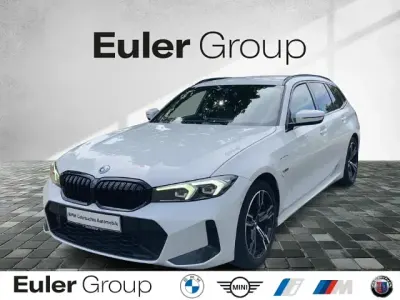 Gebraucht BMW 320e M Sport 204 PS (150 kW) 2022 Weiss Kombi