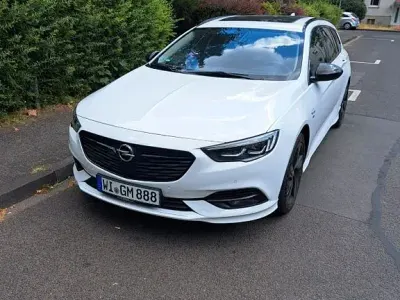 Gebraucht Opel Insignia Exklusiv 170 PS (125 kW) 2018 Weiß Kombi