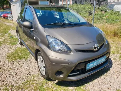 Gebraucht Toyota Aygo Cool 68 PS (50 kW) 2014 Grau Kleinwagen