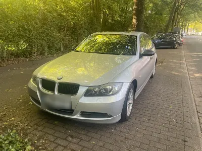 Gebraucht BMW 320 150 PS (110 kW) 2006 Silber Limousine