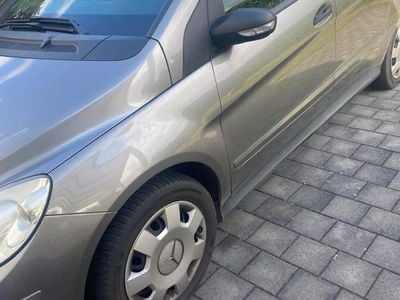 Mercedes B200