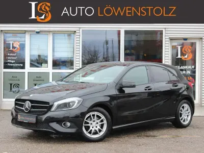 Używany Mercedes A180 Night 109 KM (80 kW) 2013 Czarny Sedan/Limuzyna