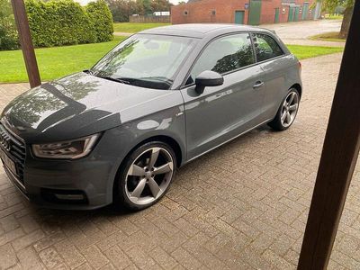 Gebraucht Audi A1 95 PS (69 kW) 2016 Grau Kleinwagen