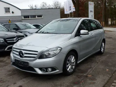 Gebraucht Mercedes B200 156 PS (114 kW) 2012 Silber Kleinwagen