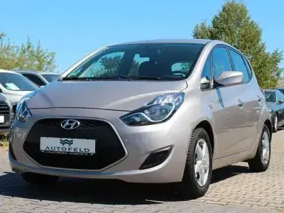 Gebraucht Hyundai ix20 Classic 90 PS (66 kW) 2016 Silber Kleinwagen