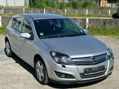 Gebraucht Opel Astra Innovation 116 PS (85 kW) 2008 Silber Limousine
