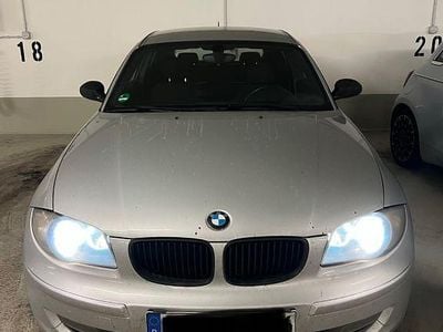 Gebraucht BMW 118 Sport Line 143 PS (105 kW) 2008 Silber Kleinwagen