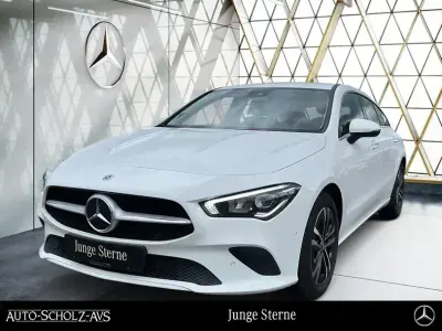 Gebraucht Mercedes CLA200 Shooting Brake 150 PS (110 kW) 2023 Unilack polarweiß Kombi