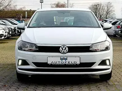 Używany VW Polo Trendline 80 KM (58 kW) 2019 Biały Sedan/Limuzyna