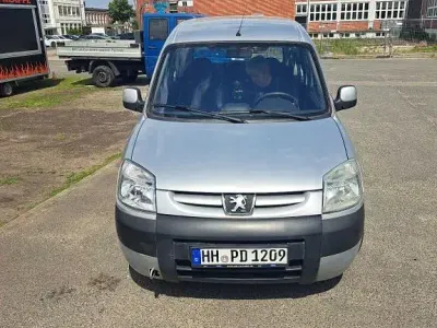 Gebraucht Peugeot Partner 75 PS (55 kW) 2002 Silber Van / Kleinbus