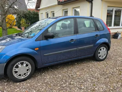 Gebraucht Ford Fiesta 70 PS (51 kW) 2005 Blau Kleinwagen