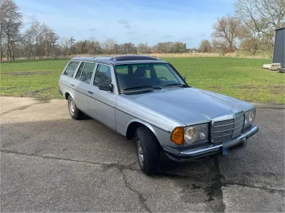 Gebraucht Mercedes 240 72 PS (52 kW) 1984 Silber Kombi