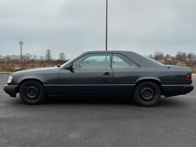 Gebraucht Mercedes 230 132 PS (97 kW) 1987 Grau Coupé