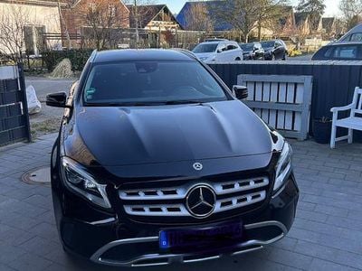 Gebraucht Mercedes GLA220 184 PS (135 kW) 2019 Schwarz SUV