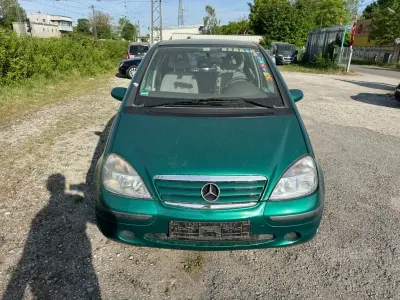 Gebraucht Mercedes A160 Elegance 102 PS (75 kW) 2000 Grün Van / Kleinbus