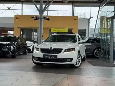 Gebraucht Skoda Octavia Elegance 180 PS (132 kW) 2014 Weiß Kleinwagen