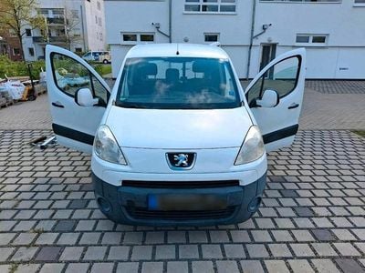 Gebraucht Peugeot Partner 90 PS (66 kW) 2011 Weiß Van / Kleinbus