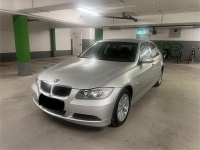 Silber Gebraucht 2006 BMW 318 Sport Line Limousine | 3.950 € (Guter Preis)