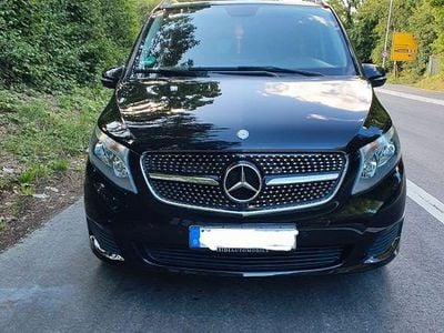 Mercedes V220