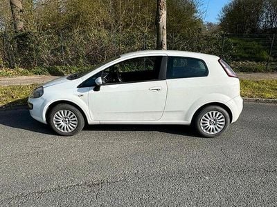 Gebraucht Fiat Punto 69 PS (50 kW) 2011 Weiß Kleinwagen